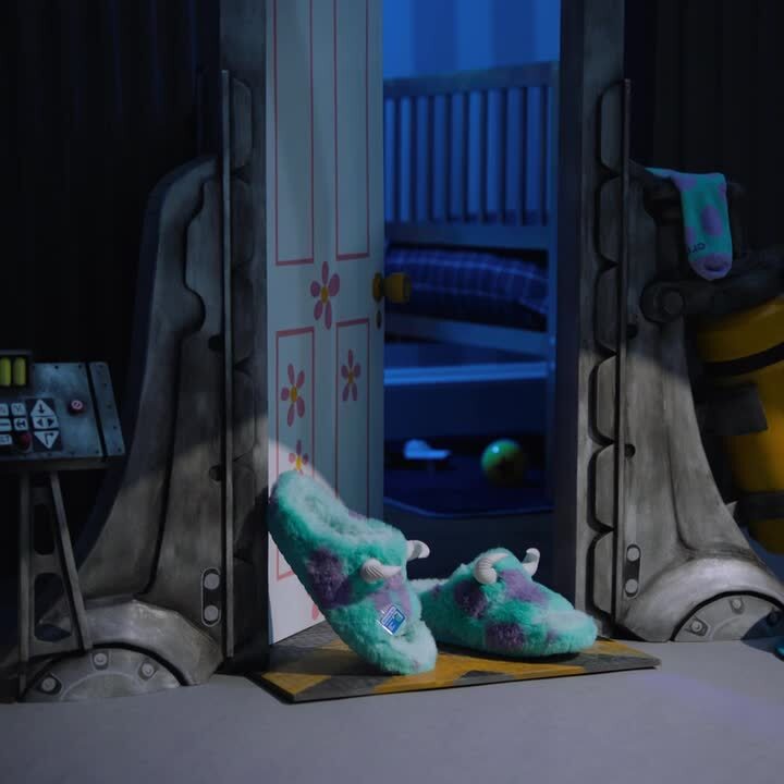 楽天市場】クロックス crocs モンスターズ・インク 「サリー